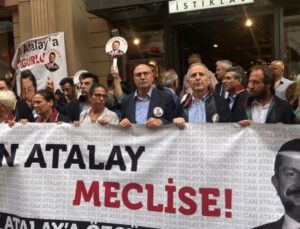 Avukatlardan Can Atalay için İstanbul Barosu önünden çağrı