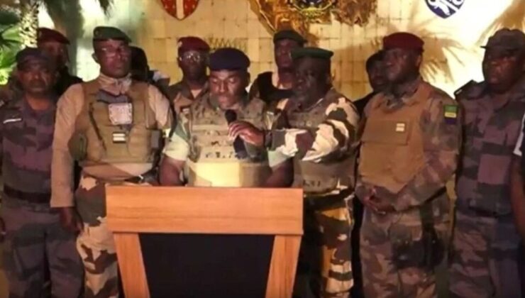 Gabon’da darbe sonrası sınırlar açıldı