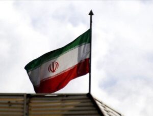 İran’da emniyet müdürünü taşıyan helikopter Irak sınırına düştü