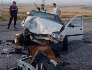Kaza sonrası can pazarı: 2 ölü, 5 yaralı